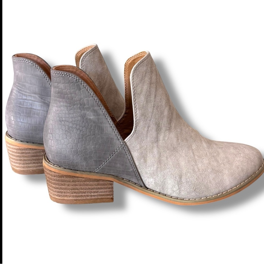 NWOT Boutique by Corky’s Size 8 Wayland 2-Tone Gray Slip-on Booties - Picture 3 of 9